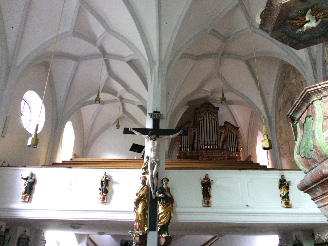 Ansicht von den Altarstufen