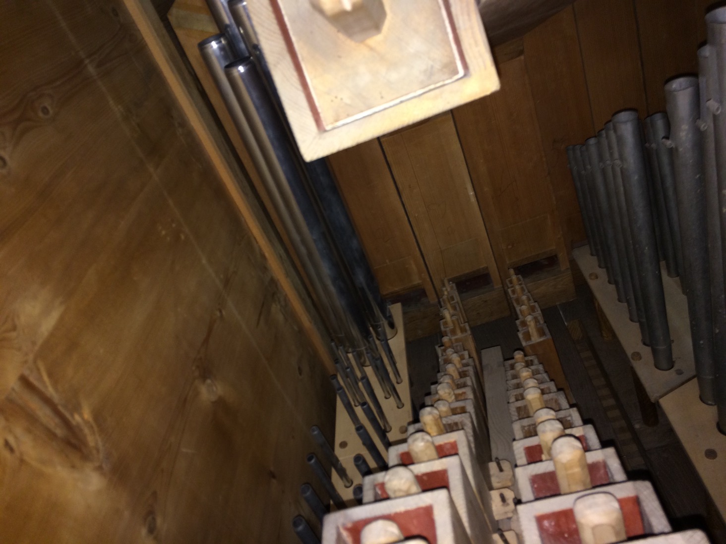 Octave 2' (links) und Gedeckt 8'