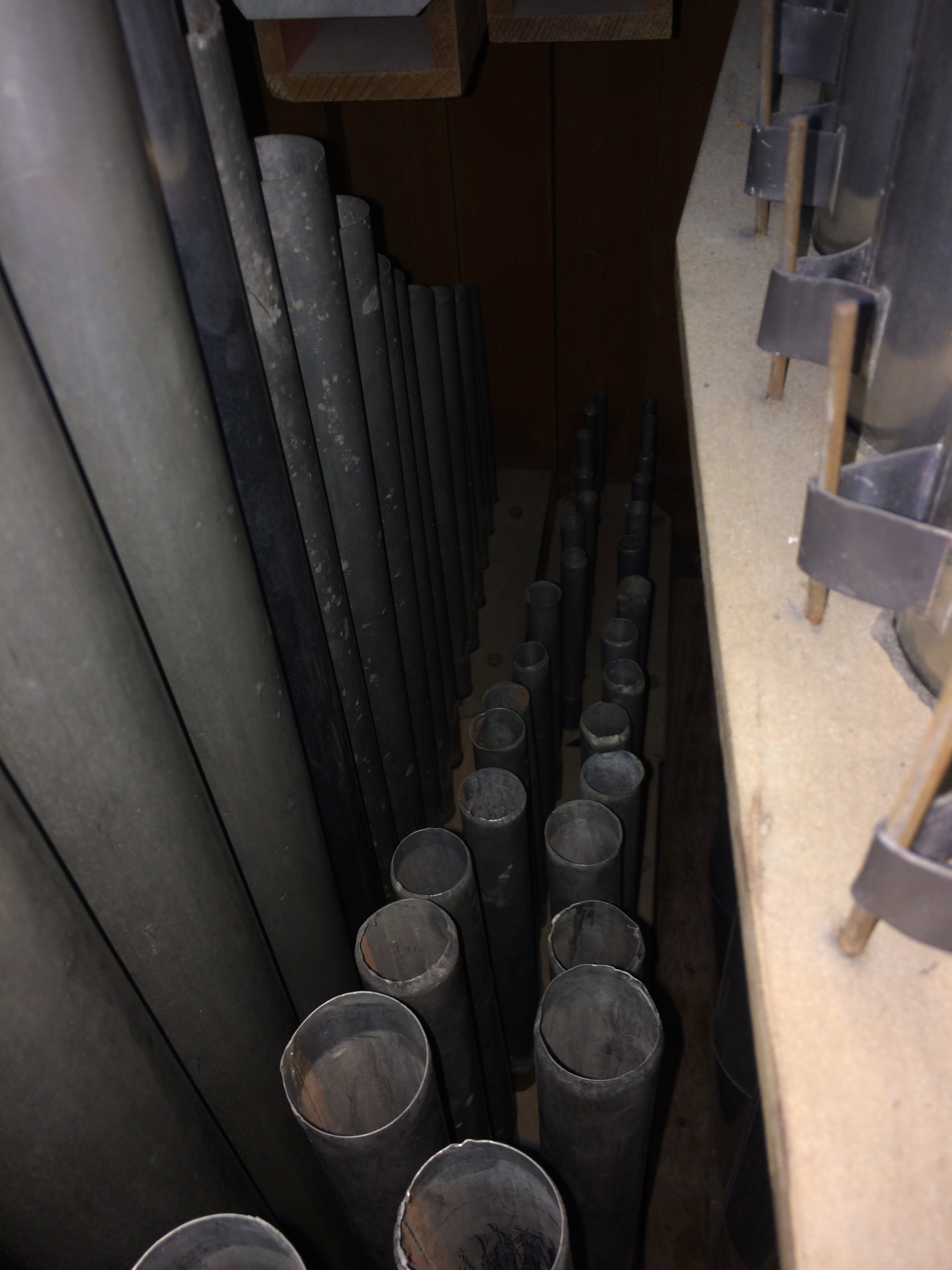 Diskant Sopran 4' (rechts) und Geigenprinzipal 8' (links)