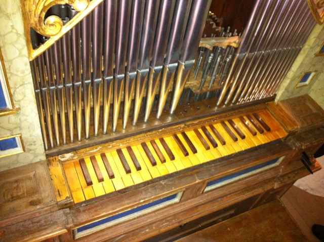 Blick ins Innere nach Entnahme von Prospektpfeifen