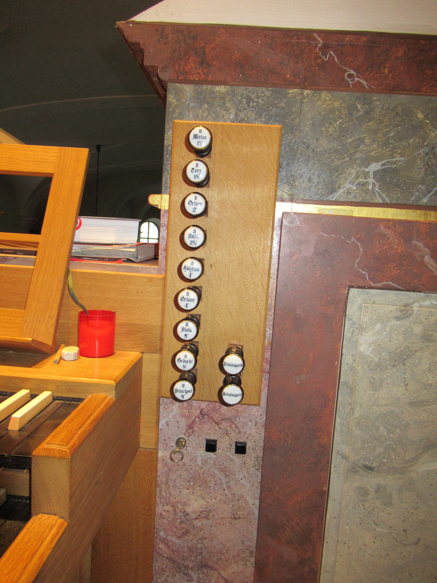 Registerzüge rechts