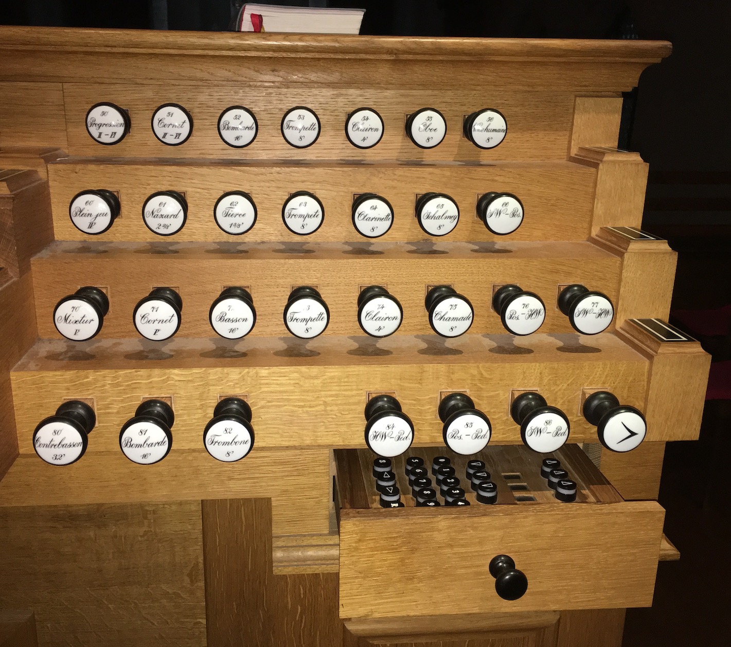 Registerzüge rechts Registerzüge rechts