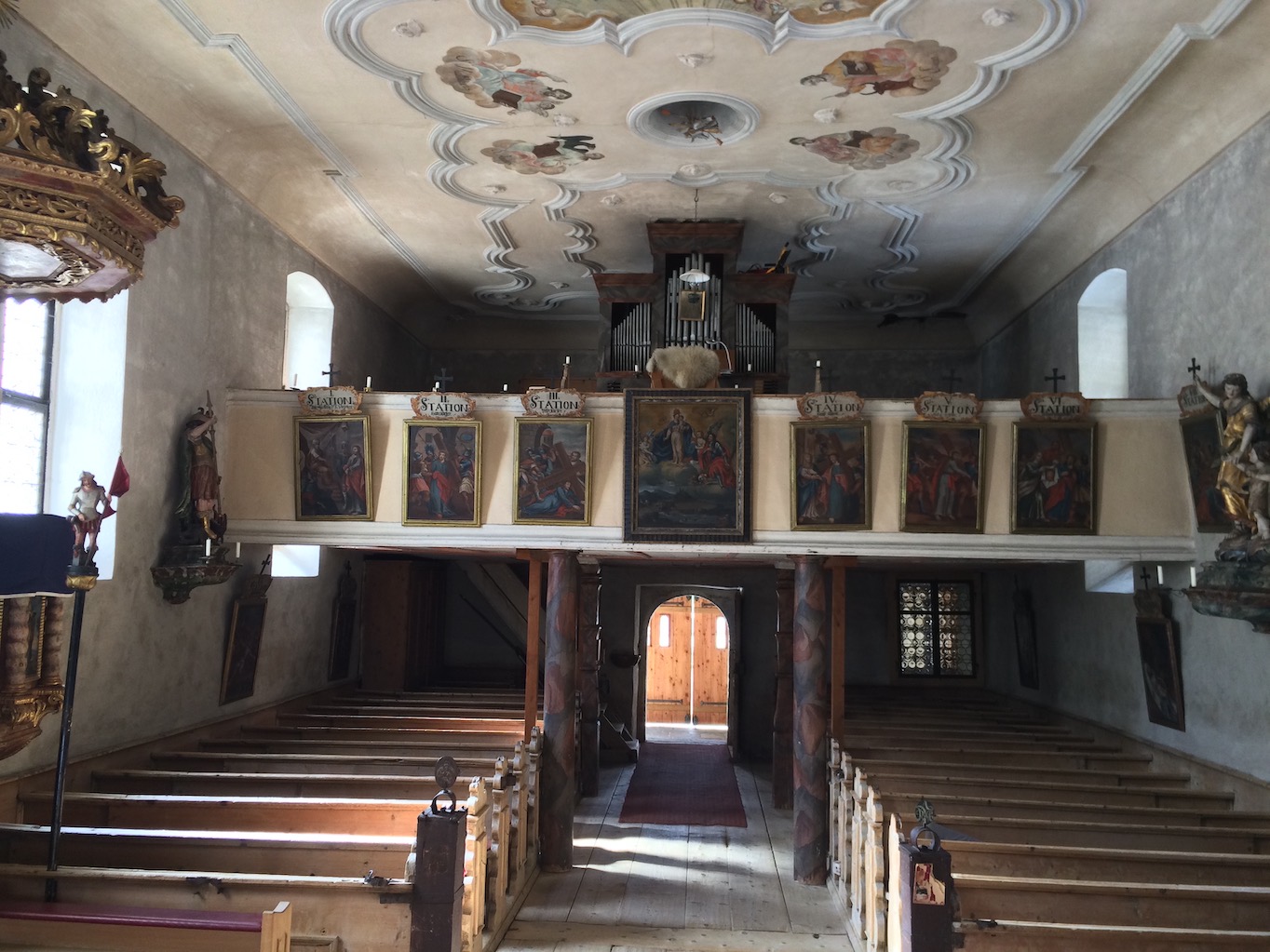 Ansicht vom Altarraum