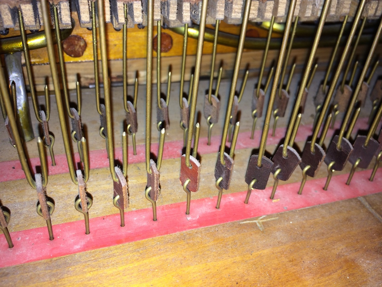 Manualrelais im Spieltisch