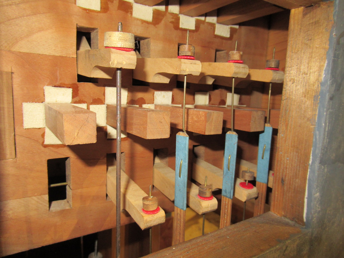 Rückseite Registerzüge links