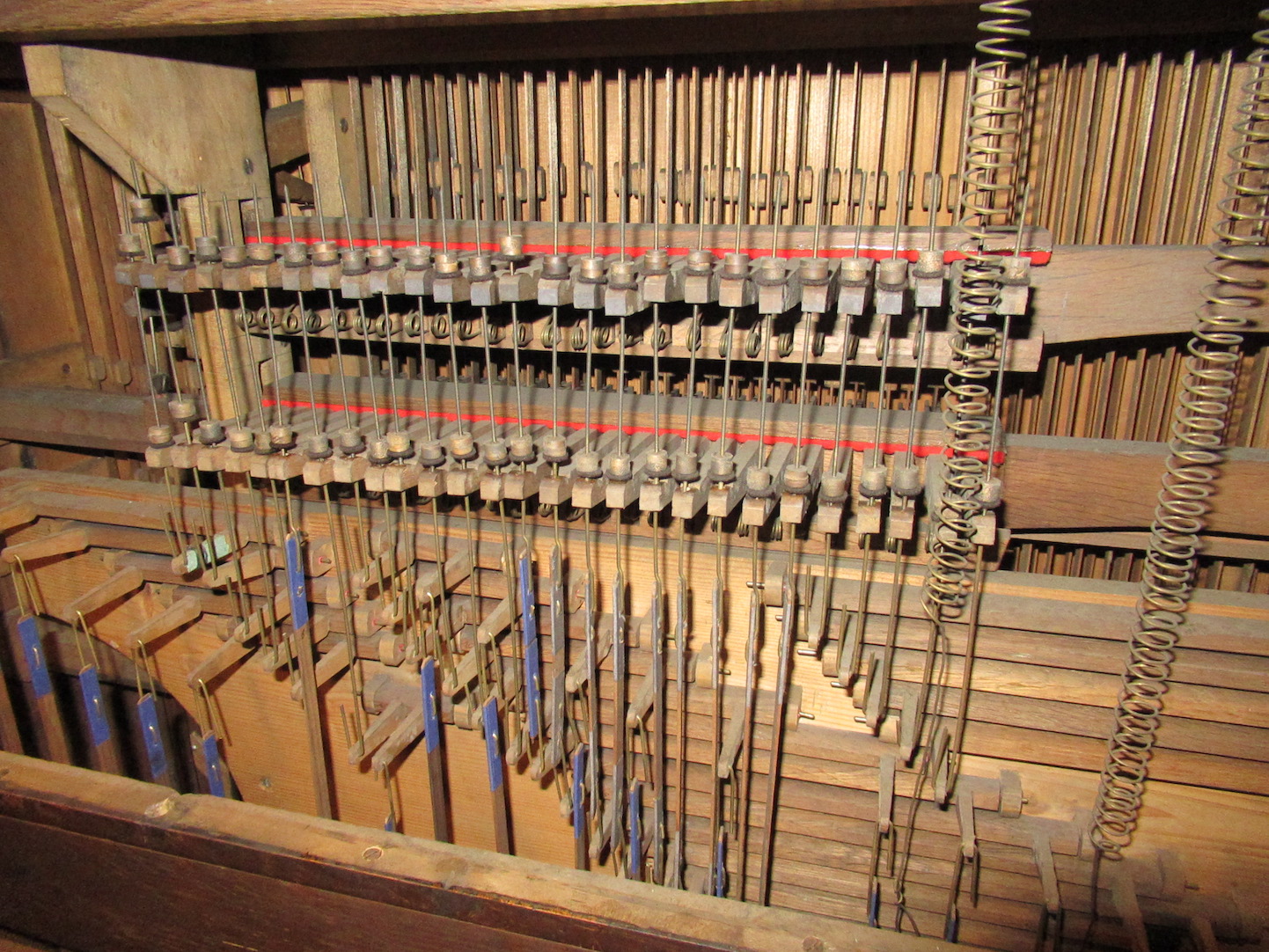 Pedalkoppeln im Spieltisch