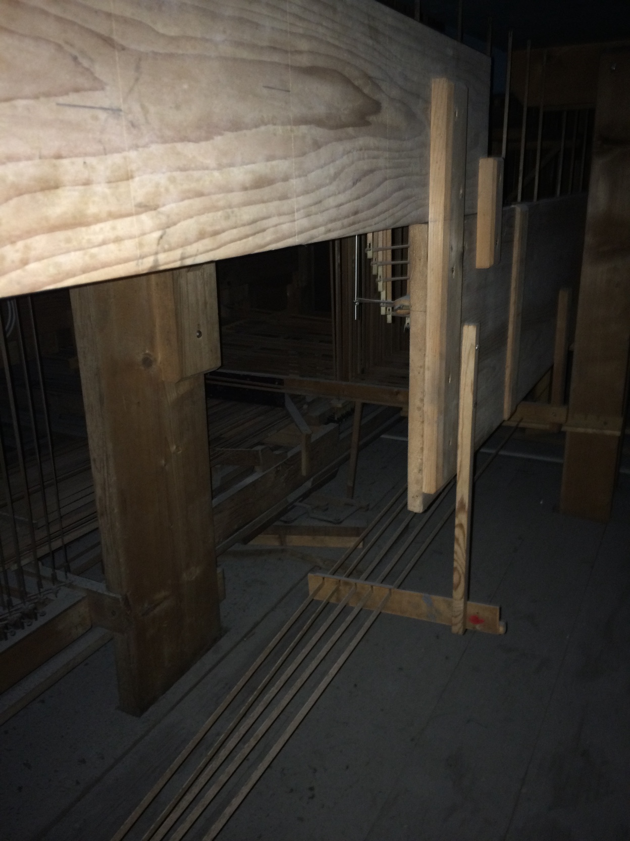 Pedaltrakturen, am Fußboden die Umfangserweiterung