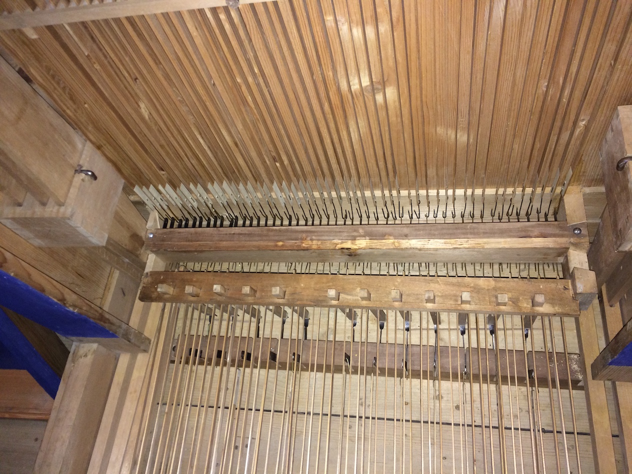 Mechanik unter der Pedalklaviatur