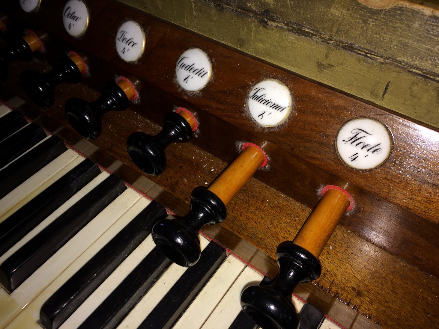 Registerzüge rechts