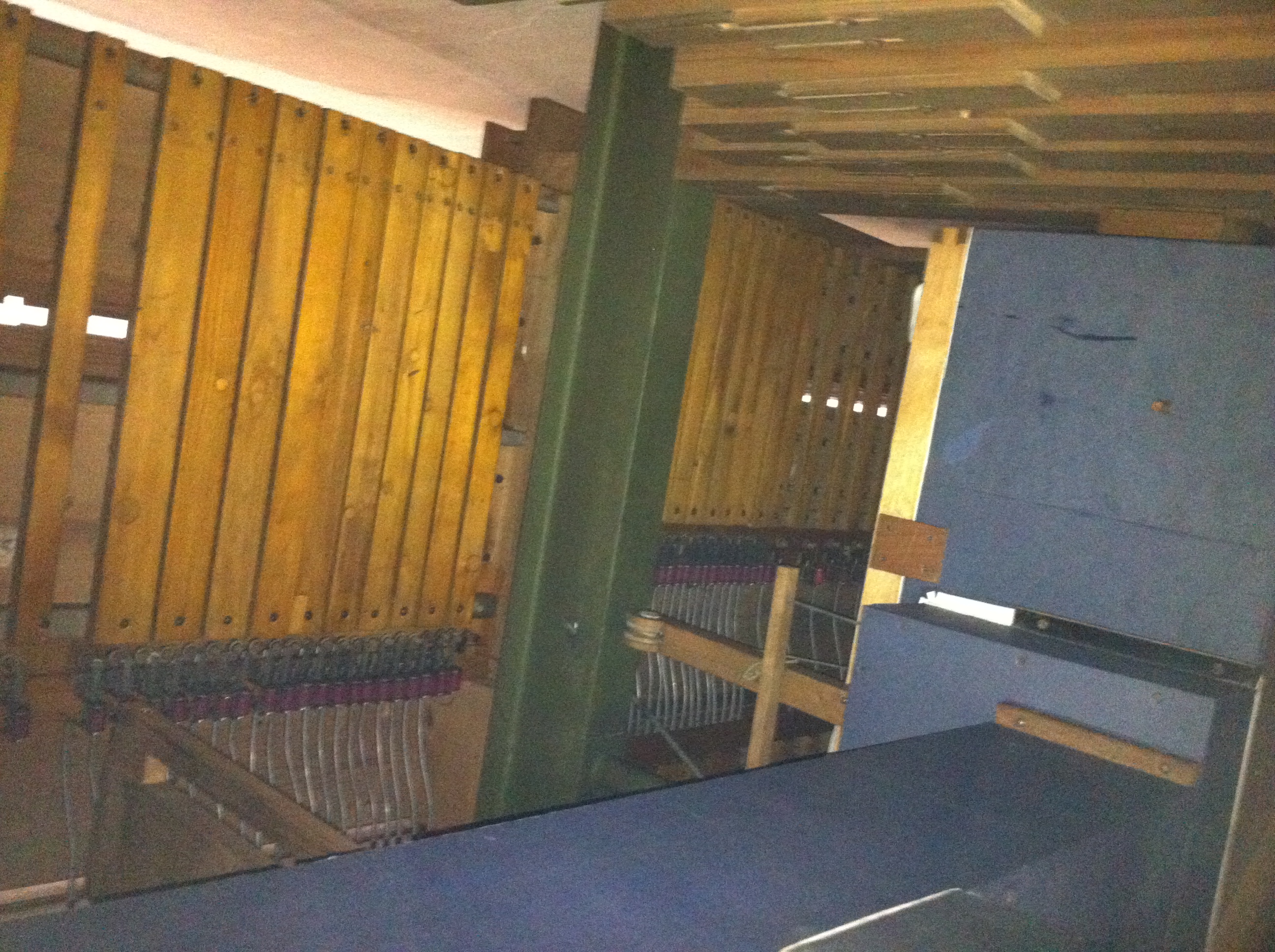 Neumarkt, Unterseite Laden