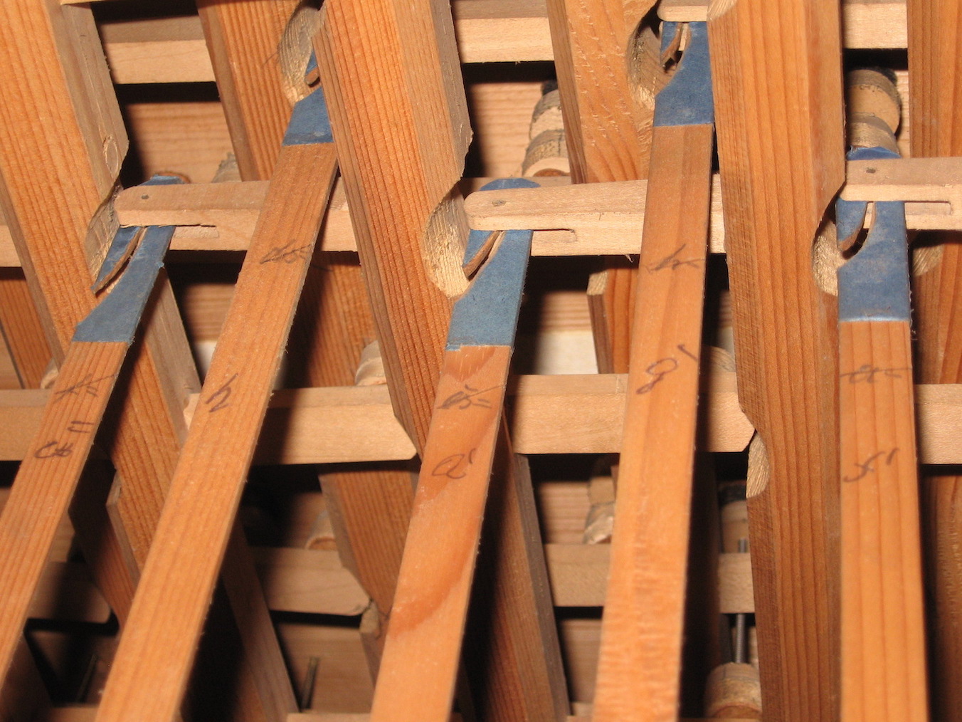 Detail Ladenunterseite 1. Manual