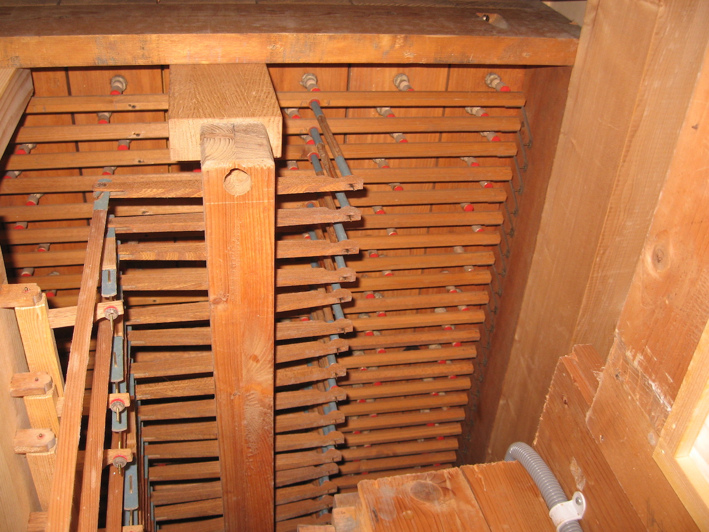 Kegelhubwellen im 1. Manual