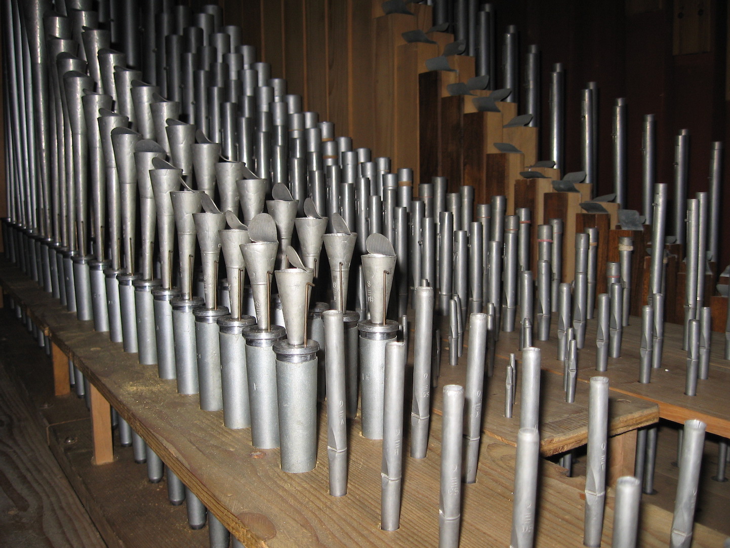 Pfeifenwerk 2. Manual, Hinterlade