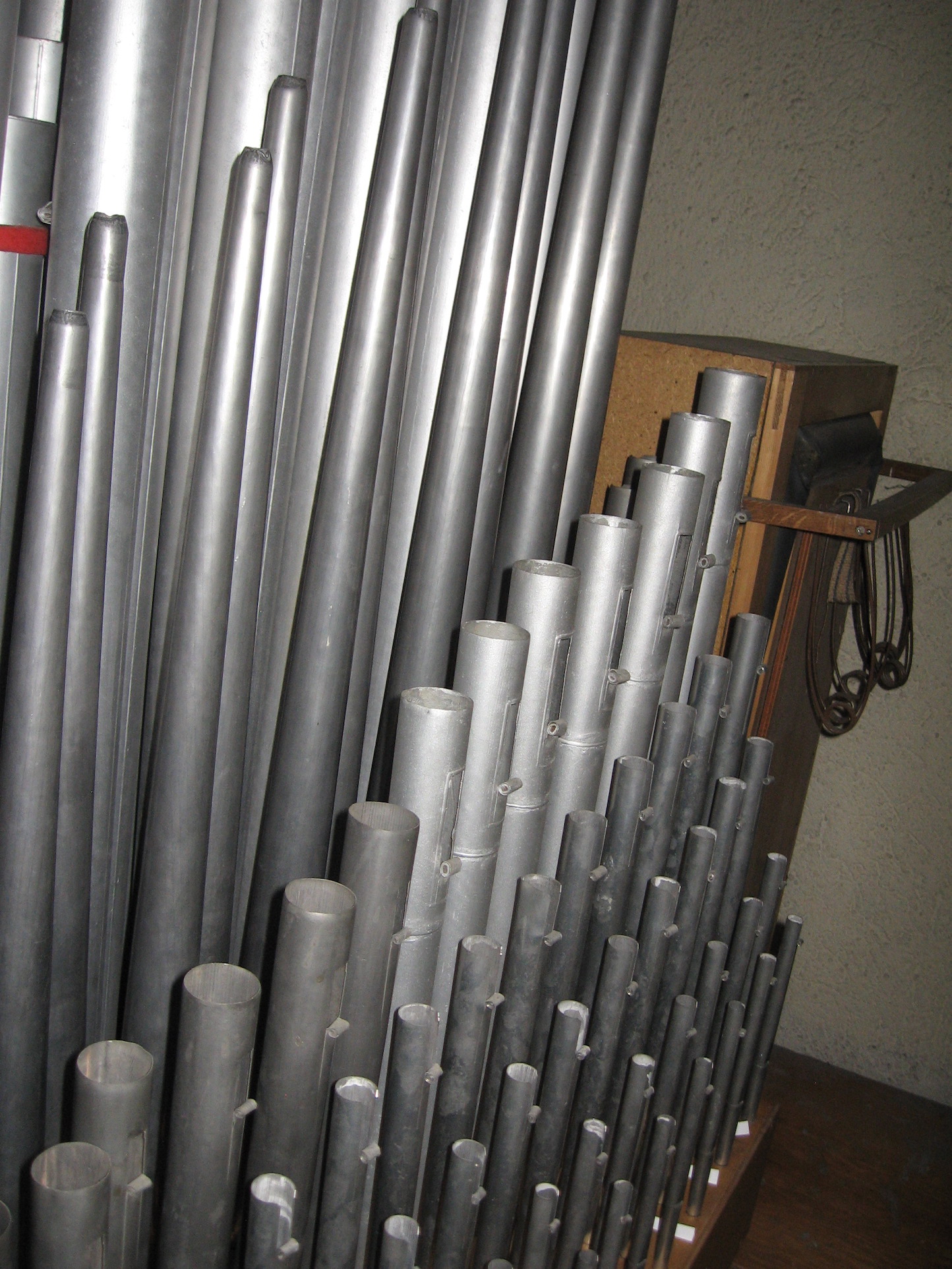 Pfeifenwerk Hauptwerk, im Hintergrund der Motorbalg