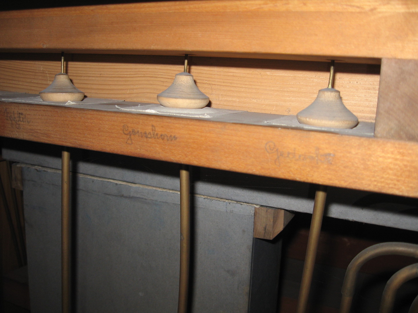 Hängeventillade - Registereinschaltung mit Hubmembranen, Gemshorn eingeschaltet