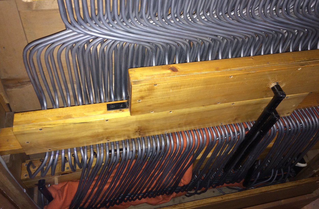 Spieltischpneumatik nach Restaurierung